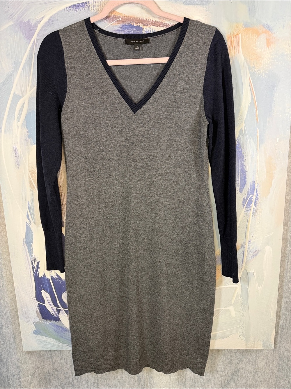 Ann Taylor Gray V-Neck Sweater Dress with Navy Long Sleeves Office Elevated